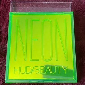 Huda Neon Green Obsessions